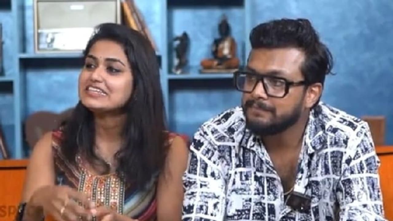 പ്രൊപ്പോസ് ചെയ്തപ്പോഴെ പറ്റില്ലെന്ന് പറഞ്ഞു; പ്രണയത്തെ കുറിച്ച് വെളിപ്പെടുത്തി ഹരിത പ്രൊപ്പോസ് ചെയ്തപ്പോഴെ പറ്റില്ലെന്ന് പറഞ്ഞു; പ്രണയത്തെ കുറിച്ച് വെളിപ്പെടുത്തി ഹരിത