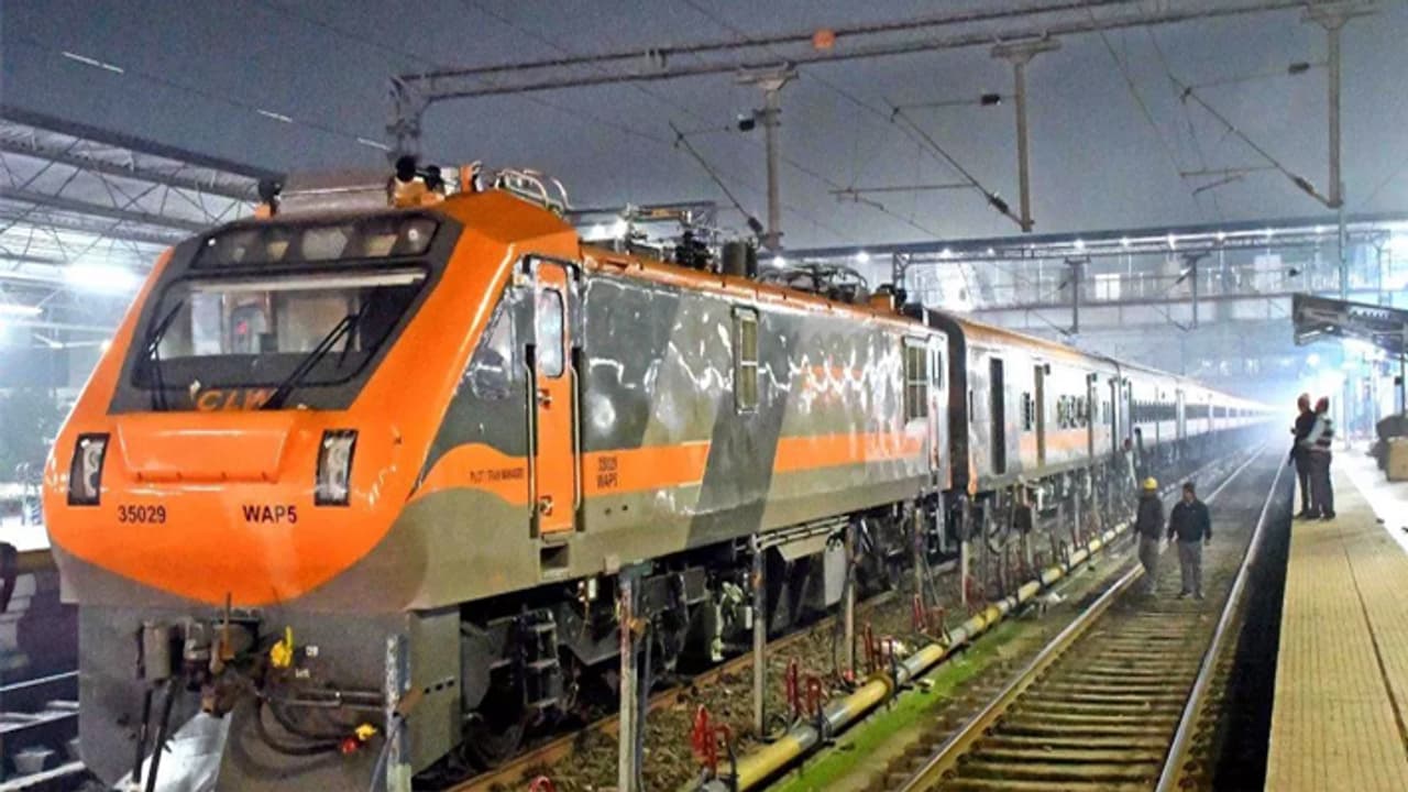 ಡಿ.30ಕ್ಕೆ ಅಮೃತ್ ಭಾರತ್ ರೈಲಿಗೆ ಮೋದಿ ಚಾಲನೆ, ಜನಸಾಮಾನ್ಯರಿಗಾಗಿ ಬರುತ್ತಿದೆ ಹೊಸ ಟ್ರೈನ್!