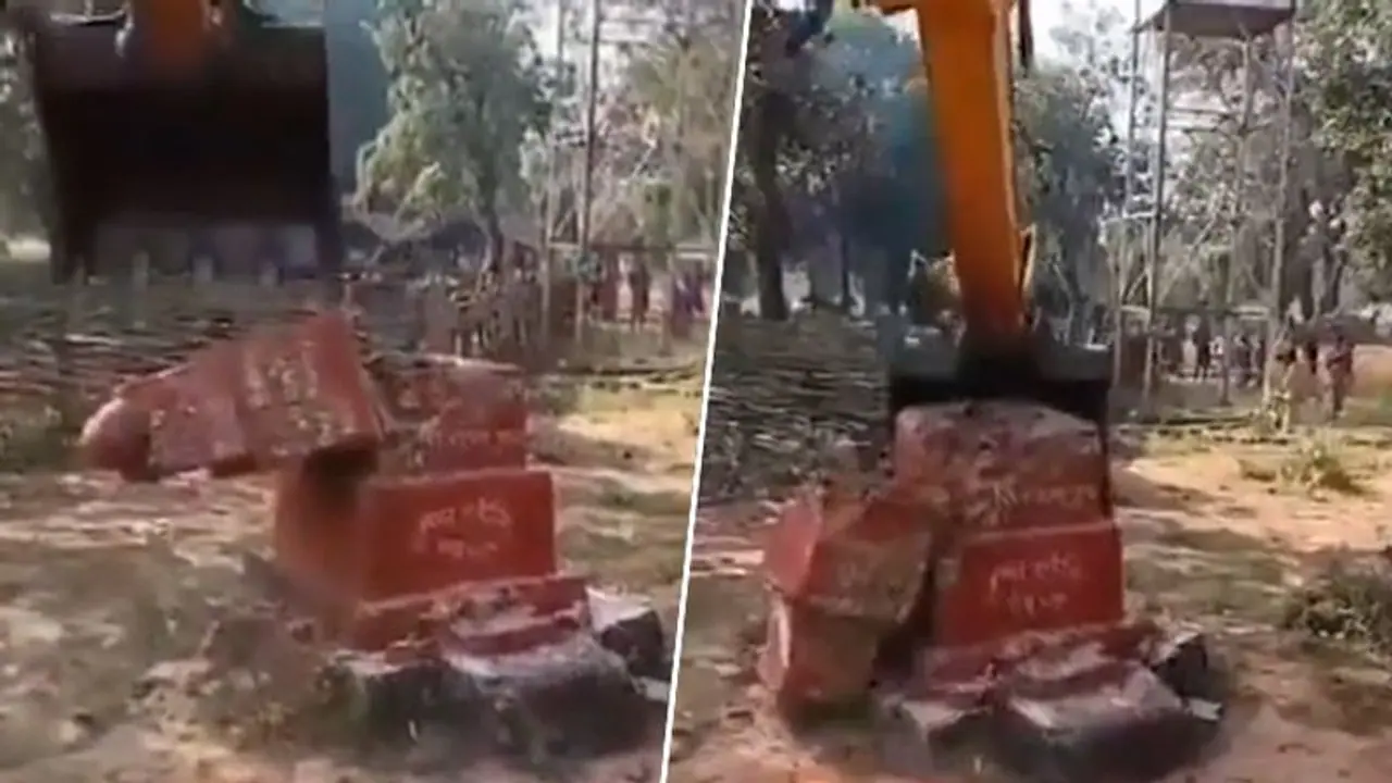 Chhattisgarh: Security forces demolish monuments built by Naxals in Bijapur's Hiroli village (WATCH) Chhattisgarh: Security forces demolish monuments built by Naxals in Bijapur's Hiroli village (WATCH)