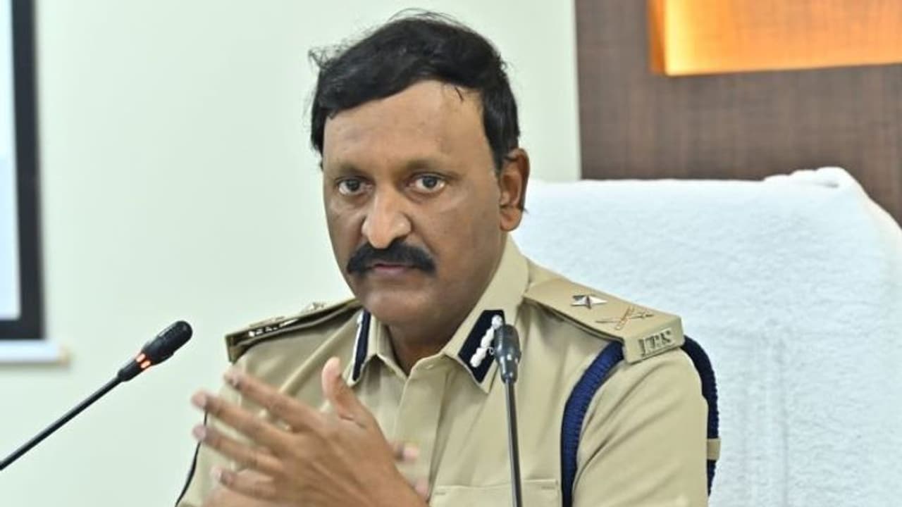 News Year Celebrations : జాగ్రత్త... పట్టుబడ్డారో ఇక అంతేసంగతి..! News Year Celebrations : జాగ్రత్త... పట్టుబడ్డారో ఇక అంతేసంగతి..!