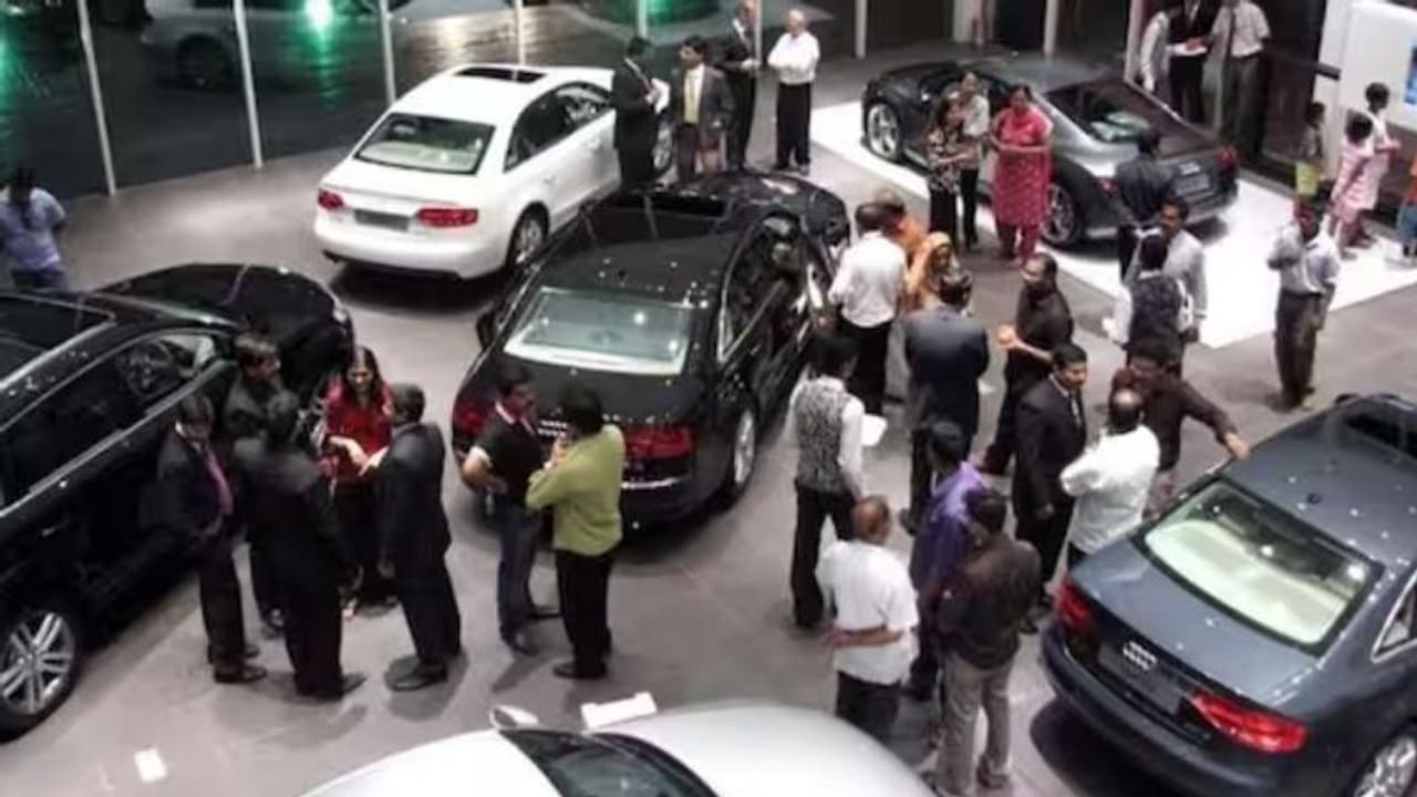 టాటా నుండి స్కోడా వరకు ఈ కార్లపై బంపర్ డిస్కౌంట్స్.. కొద్దిరోజులే ఛాన్స్... టాటా నుండి స్కోడా వరకు ఈ కార్లపై బంపర్ డిస్కౌంట్స్.. కొద్దిరోజులే ఛాన్స్...