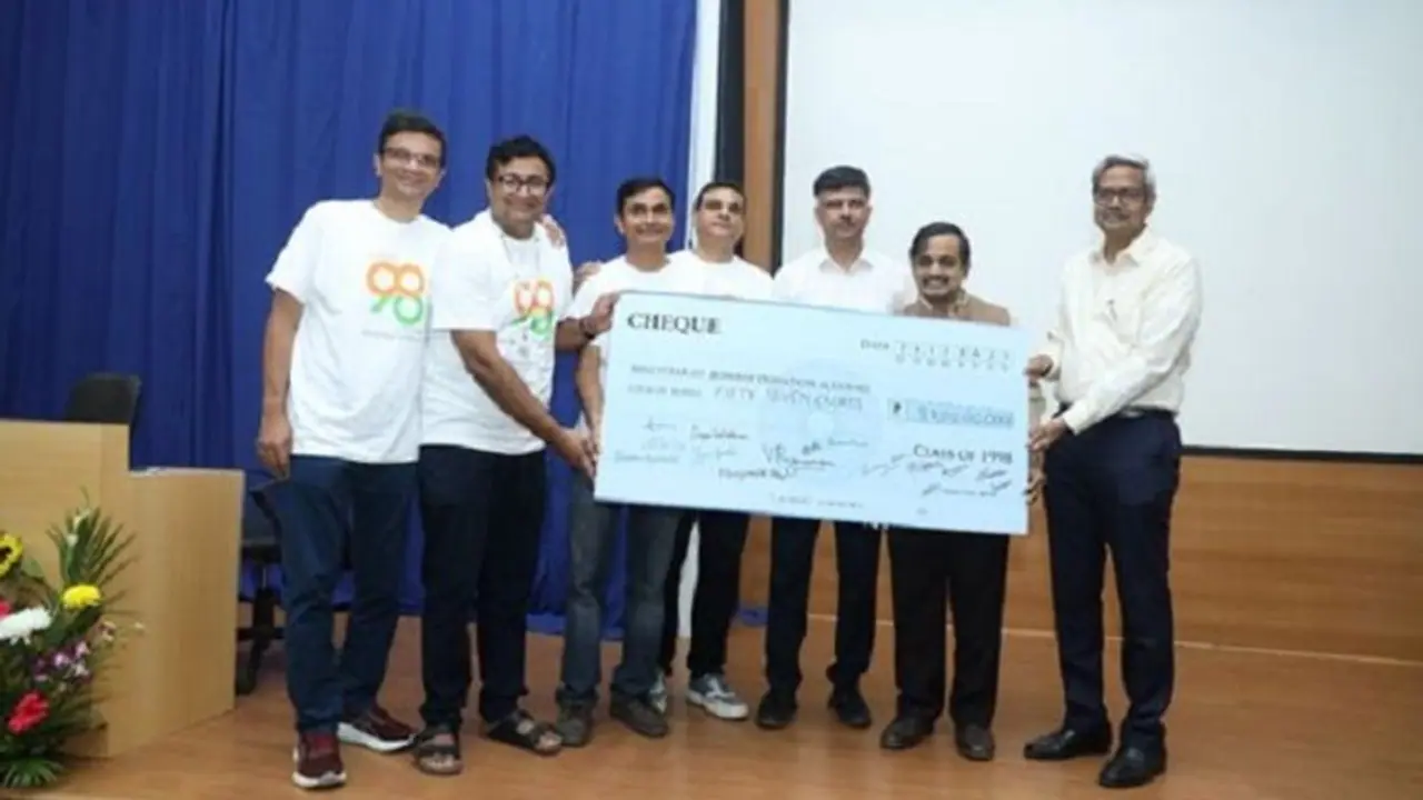 ತಾವು ಓದಿದ ಐಐಟಿ ಬಾಂಬೆಗೆ 57 ಕೋಟಿ ರೂ. ಕೊಡುಗೆ ನೀಡಿದ 1998 ರ ಬ್ಯಾಚ್ ವಿದ್ಯಾರ್ಥಿಗಳು! ತಾವು ಓದಿದ ಐಐಟಿ ಬಾಂಬೆಗೆ 57 ಕೋಟಿ ರೂ. ಕೊಡುಗೆ ನೀಡಿದ 1998 ರ ಬ್ಯಾಚ್ ವಿದ್ಯಾರ್ಥಿಗಳು!