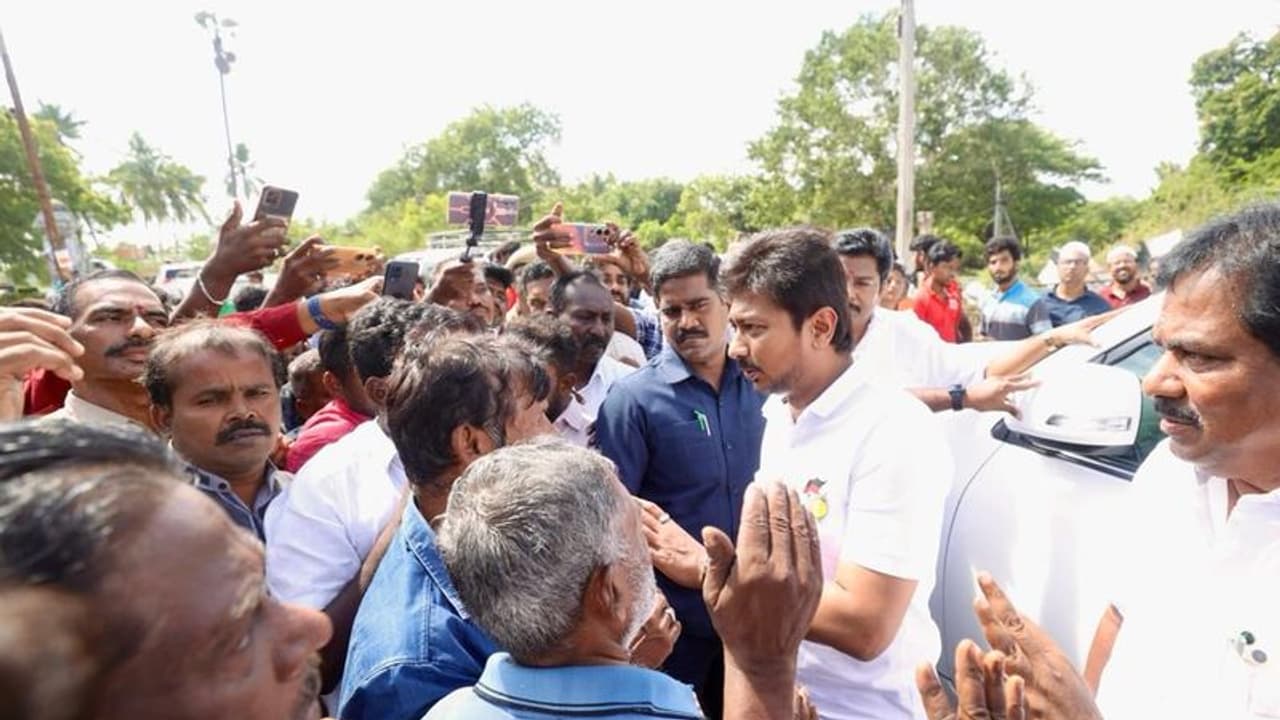 வெள்ள பாதிப்புகளை நேரில் பார்த்துவிட்டாவது நிதி வழங்குவார்கள் என நம்புகிறோம் உதயநிதி கருத்து