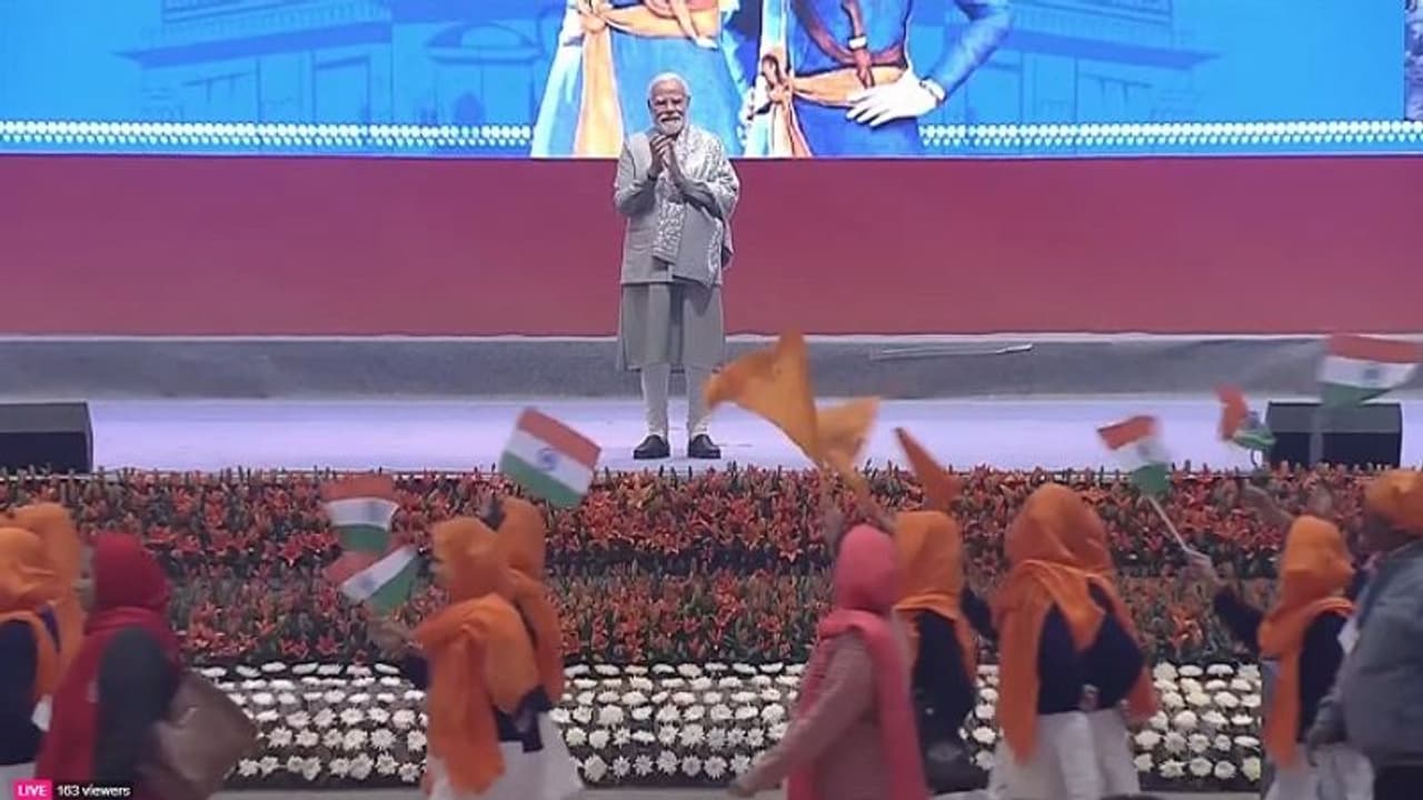 PM Modi celebrates Veer Bal Diwas, honors Sikh martyrs at Bharat Mandapam (WATCH) PM Modi celebrates Veer Bal Diwas, honors Sikh martyrs at Bharat Mandapam (WATCH)