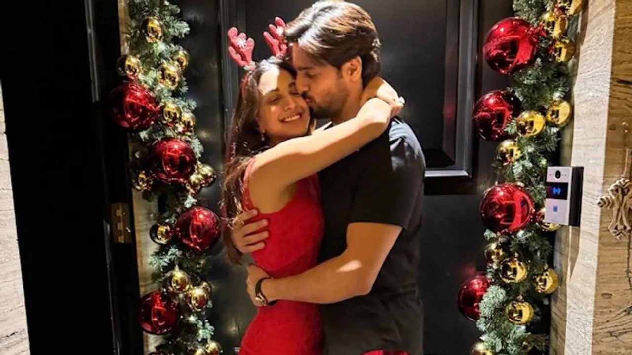 Christmas 2023: Kiara Advani, Siddharth Malhotra celebrate holidays with Ashvini Yardi [PICTURES]