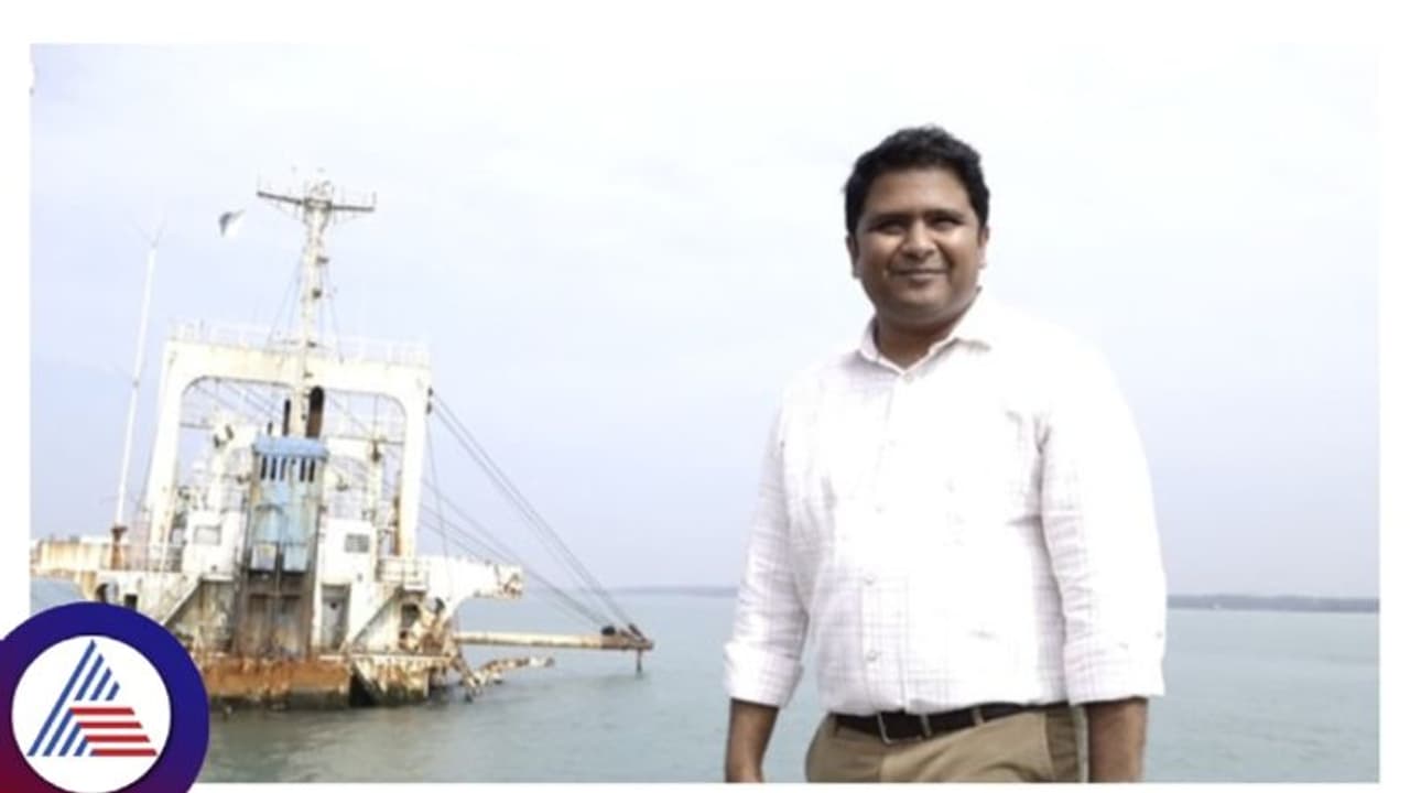 ಹೈಕೋರ್ಟ್ ಸೂಚನೆ ಹಿನ್ನೆಲೆ ಸಮುದ್ರದಲ್ಲಿ ಮುಳುಗಿದ ಸರಕು ನೌಕೆ ಪರಿಶೀಲಿಸಿದ ದಕ್ಷಿಣ ಕನ್ನಡ ಡಿಸಿ ಹೈಕೋರ್ಟ್ ಸೂಚನೆ ಹಿನ್ನೆಲೆ ಸಮುದ್ರದಲ್ಲಿ ಮುಳುಗಿದ ಸರಕು ನೌಕೆ ಪರಿಶೀಲಿಸಿದ ದಕ್ಷಿಣ ಕನ್ನಡ ಡಿಸಿ