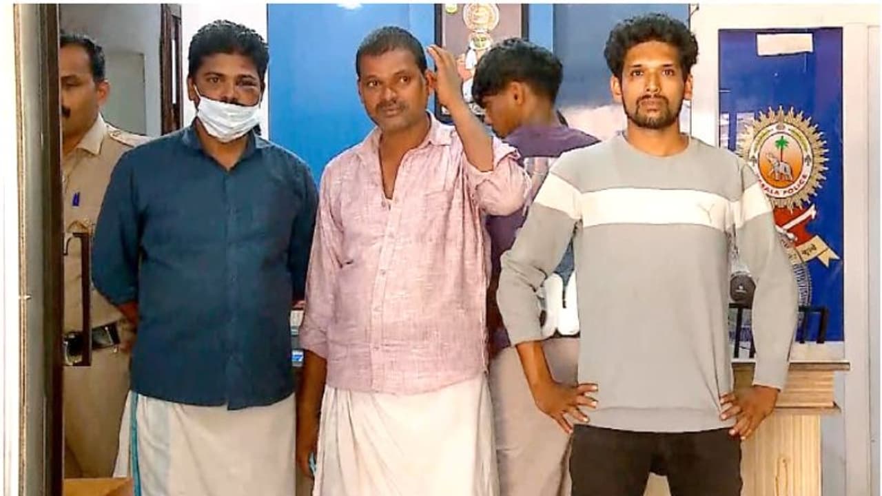 പാലക്കാട് കോൺഗ്രസ് പ്രവർത്തകരെ വെട്ടിപ്പരിക്കേൽപ്പിച്ച പ്രതികൾ പിടിയിൽ, കാരണം സാമ്പത്തിക പ്രശ്നമെന്ന് മൊഴി പാലക്കാട് കോൺഗ്രസ് പ്രവർത്തകരെ വെട്ടിപ്പരിക്കേൽപ്പിച്ച പ്രതികൾ പിടിയിൽ, കാരണം സാമ്പത്തിക പ്രശ്നമെന്ന് മൊഴി