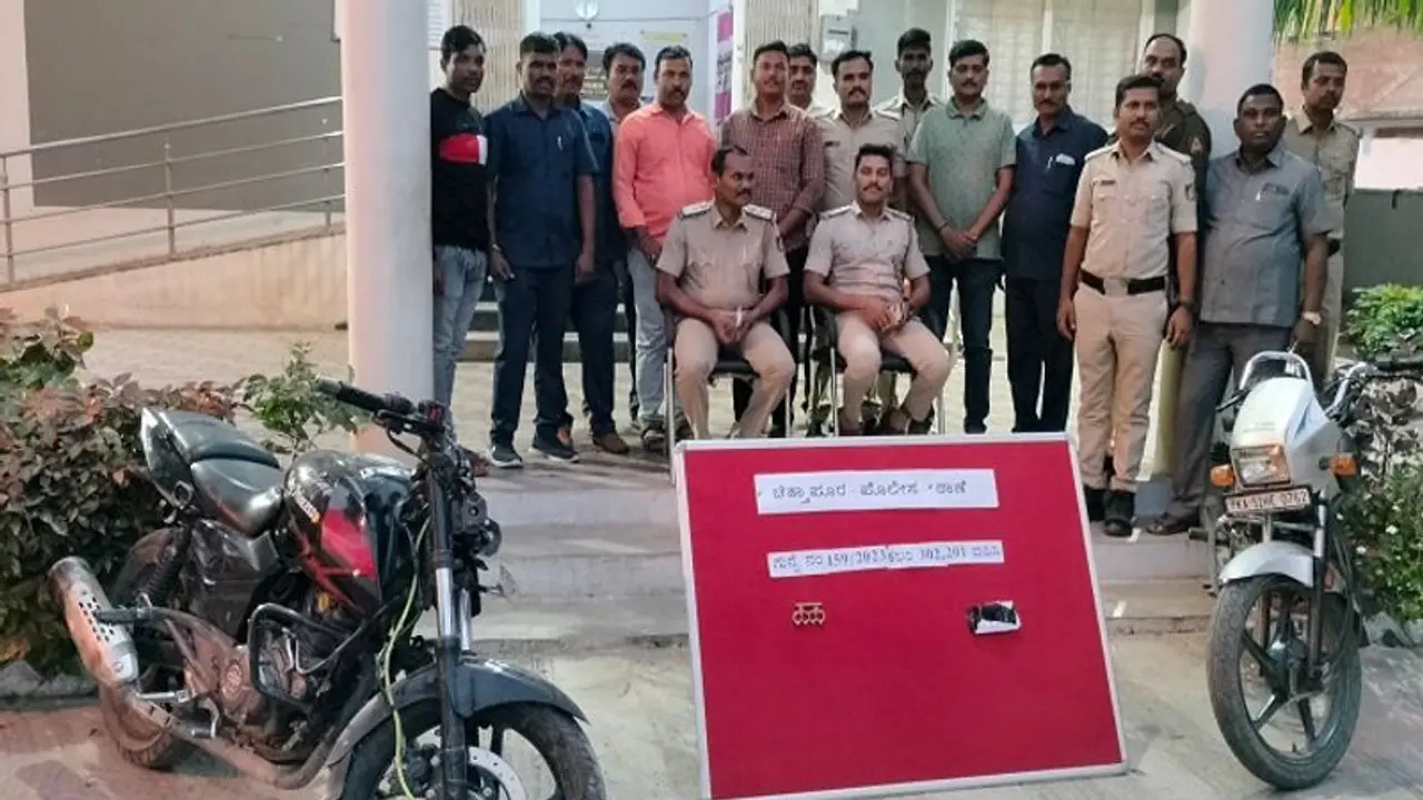 ಚಿತ್ತಾಪುರ: ಹೂವಿನ ವ್ಯಾಪಾರಿ ಕೊಲೆ ಪ್ರಕರಣ, 4 ಜನರ ಬಂಧನ ಚಿತ್ತಾಪುರ: ಹೂವಿನ ವ್ಯಾಪಾರಿ ಕೊಲೆ ಪ್ರಕರಣ, 4 ಜನರ ಬಂಧನ