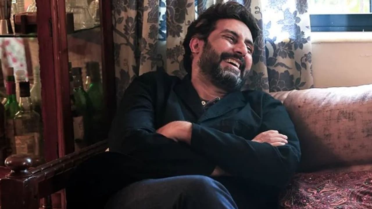 'We could'nt afford to', Abhishek Bachchan recalls wearing old sherwaani to award show; Here's what he said