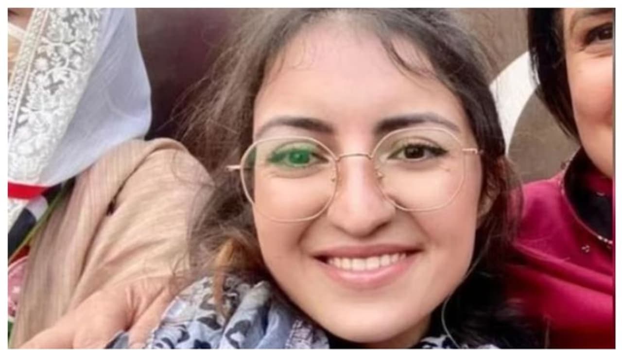 പാകിസ്ഥാന് തെരഞ്ഞെടുപ്പില് മത്സരരംഗത്ത് ആദ്യമായി ഒരു ഹിന്ദു യുവതി ! ആരാണ് ഡോ.സവീര പര്കാശ് ? പാകിസ്ഥാന് തെരഞ്ഞെടുപ്പില് മത്സരരംഗത്ത് ആദ്യമായി ഒരു ഹിന്ദു യുവതി ! ആരാണ് ഡോ.സവീര പര്കാശ് ?