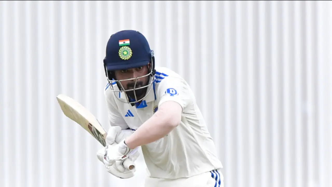 അക്കാര്യത്തില് ദ്രാവിഡ് ഒരു തീരുമാനമാക്കി! രാഹുല് വിക്കറ്റ് കീപ്പറാവേണ്ട; കോലിയുടെ അഭാവത്തില് പുതിയ തന്ത്രം അക്കാര്യത്തില് ദ്രാവിഡ് ഒരു തീരുമാനമാക്കി! രാഹുല് വിക്കറ്റ് കീപ്പറാവേണ്ട; കോലിയുടെ അഭാവത്തില് പുതിയ തന്ത്രം