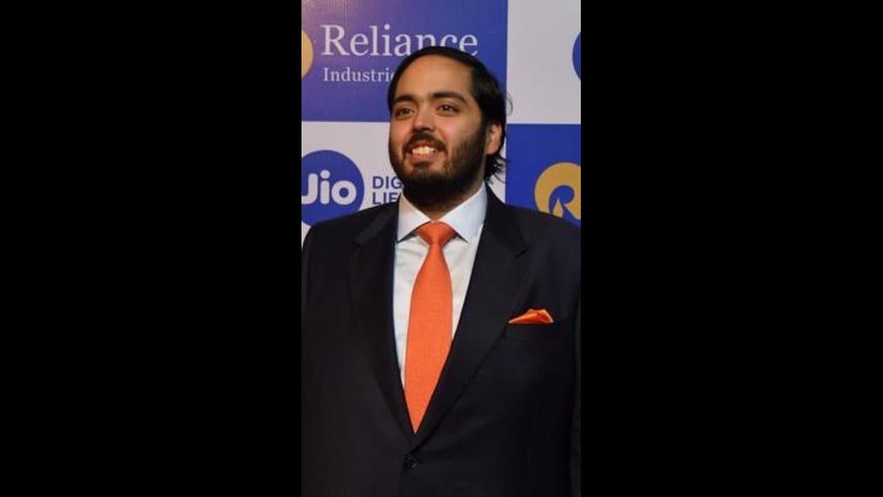 8 ಕೋಟಿ ರೂ. ಮೌಲ್ಯದ ರೋಲ್ಸ್ ರಾಯ್ಸ್ ಕಾರು ಬಿಟ್ಟು ಟಾಟಾ ವಾಹನದಲ್ಲಿ ಪ್ರಯಾಣ ಮಾಡಿದ ಅನಂತ್ ಅಂಬಾನಿ! 8 ಕೋಟಿ ರೂ. ಮೌಲ್ಯದ ರೋಲ್ಸ್ ರಾಯ್ಸ್ ಕಾರು ಬಿಟ್ಟು ಟಾಟಾ ವಾಹನದಲ್ಲಿ ಪ್ರಯಾಣ ಮಾಡಿದ ಅನಂತ್ ಅಂಬಾನಿ!