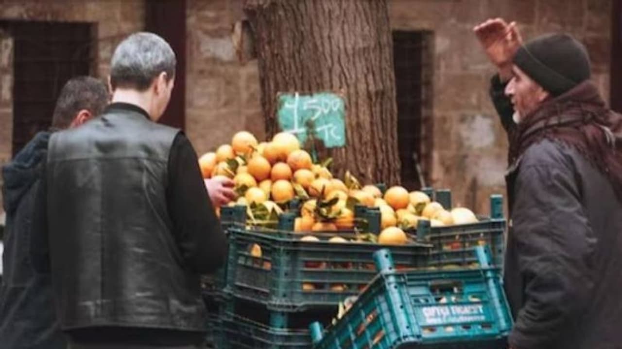 പഴക്കച്ചവടക്കാരന് അയൽക്കാരൻ എഴുതിവച്ചത് 3.8 കോടി രൂപയുടെ സമ്പാദ്യം, കാരണമുണ്ട്