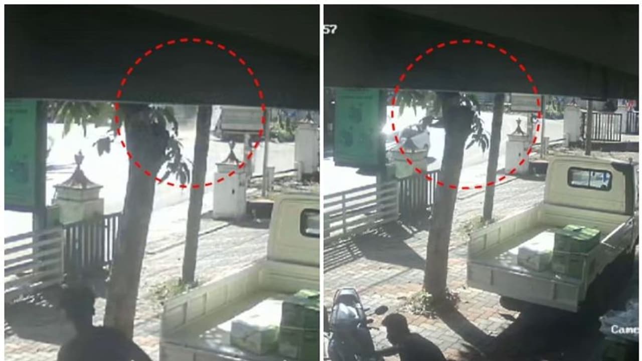 ആംബുലൻസ് കാറിലിടിച്ച് അപകടം, നാല് കന്യാസ്ത്രീകൾക്ക് പരിക്ക് ആംബുലൻസ് കാറിലിടിച്ച് അപകടം, നാല് കന്യാസ്ത്രീകൾക്ക് പരിക്ക്