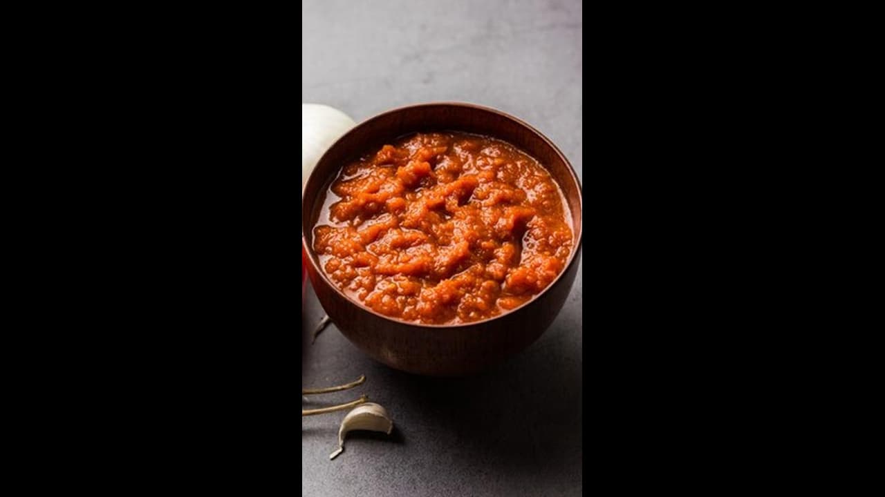 டக்குனு 5 நிமிஷத்துல இட்லி தோசைக்கு பக்காவான மிளகு கார சட்னி..இன்னைக்கே செஞ்சு பாருங்க!