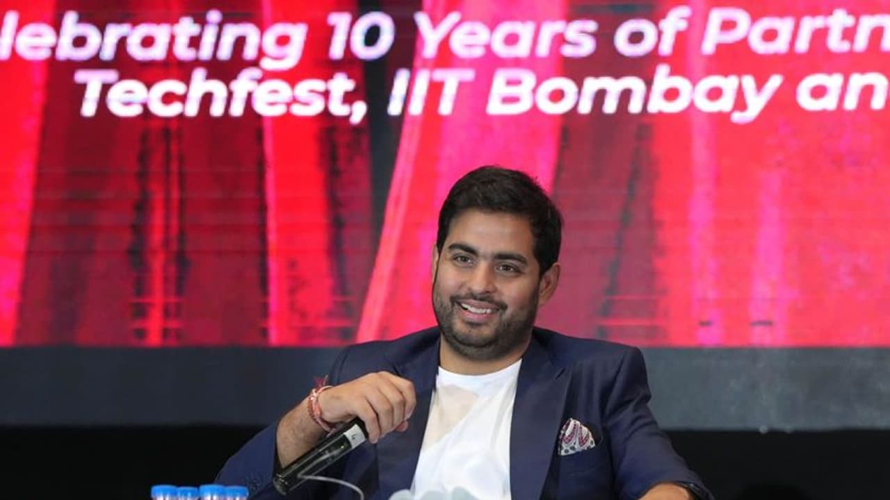 Bharat GPT : చాట్ జీపీటీకి పోటీగా ‘భారత్ జీపీటీ’ Bharat GPT : చాట్ జీపీటీకి పోటీగా ‘భారత్ జీపీటీ’