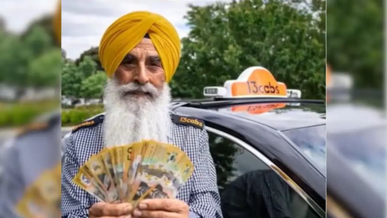 Sikh taxi driver in Australia returns Rs 4.5 lakh found in his car; earns internet acclaim Sikh taxi driver in Australia returns Rs 4.5 lakh found in his car; earns internet acclaim