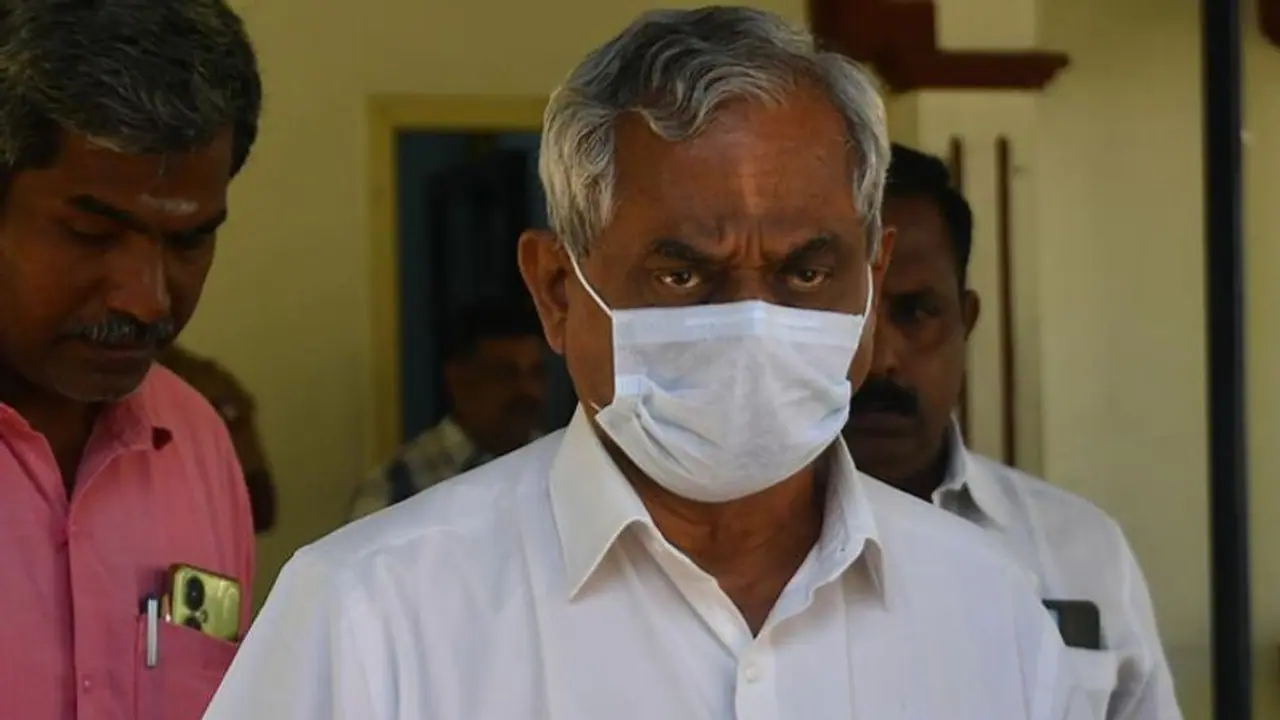 திடீர் நெஞ்சுவலி.. சேலம் பெரியார் பல்கலைக்கழக துணைவேந்தர் ஜெகநாதன் மருத்துவமனையில் அனுமதி! திடீர் நெஞ்சுவலி.. சேலம் பெரியார் பல்கலைக்கழக துணைவேந்தர் ஜெகநாதன் மருத்துவமனையில் அனுமதி!