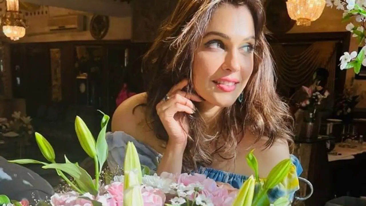 Isha Koppikar confirms divorce with husband Timmy Narang; requests privacy Isha Koppikar confirms divorce with husband Timmy Narang; requests privacy