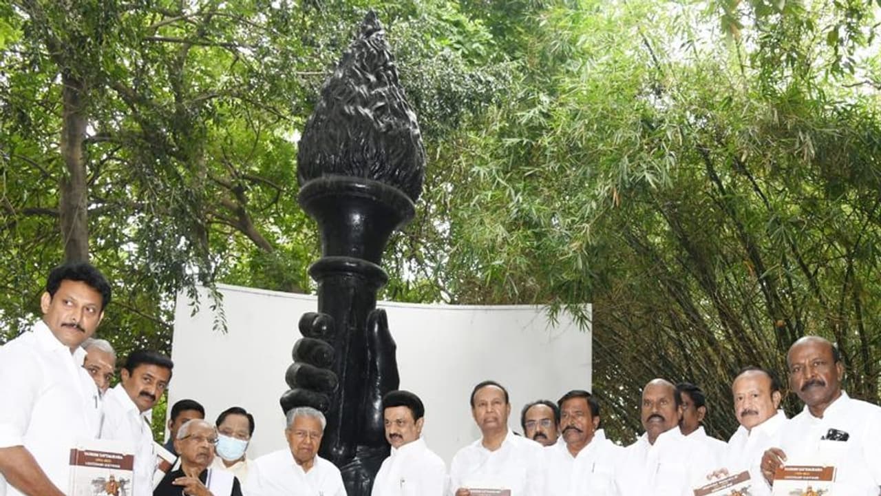 வைக்கம் போராட்டம் நூற்றாண்டு விழா.. பெரியார் நினைவிடத்தில் மு.க.ஸ்டாலின், பினராயி விஜயன் மரியாதை 