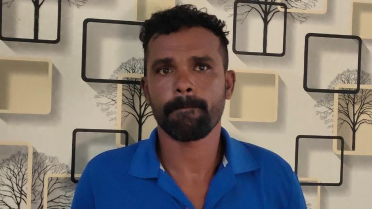 വർക്കലയിൽ തനിച്ച് കഴിയുന്ന സ്ത്രീയുടെ വീട്ടിൽ രാത്രിയെത്തി, ലൈംഗികാതിക്രമം; കേസെടുത്തതോടെ അനസ് മുങ്ങി, പിടിയിൽ വർക്കലയിൽ തനിച്ച് കഴിയുന്ന സ്ത്രീയുടെ വീട്ടിൽ രാത്രിയെത്തി, ലൈംഗികാതിക്രമം; കേസെടുത്തതോടെ അനസ് മുങ്ങി, പിടിയിൽ