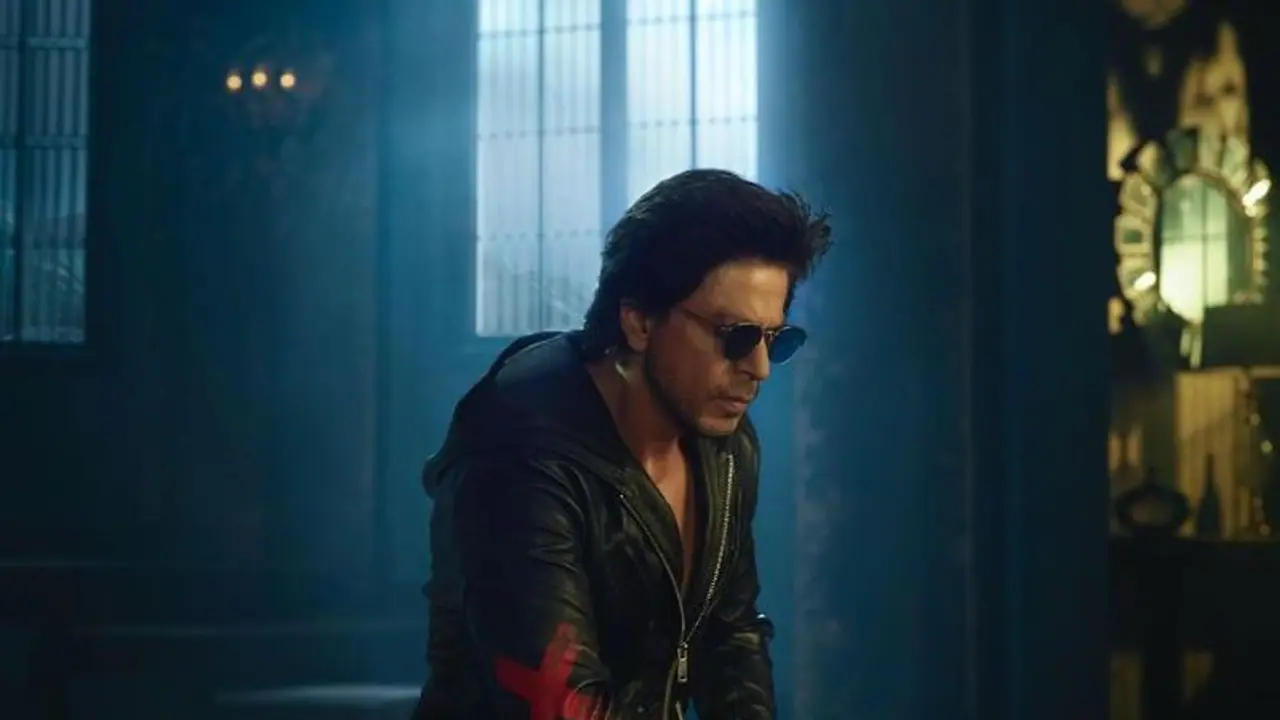 ಮಮತಾ ಬ್ಯಾನರ್ಜಿ ಕಾರಿನಲ್ಲಿ ಶಾರುಕ್ ಖಾನ್; ವಿಮಾನ ನಿಲ್ದಾಣದಲ್ಲಿ ನೋಡಿ ಜನ ಶಾಕ್! ಮಮತಾ ಬ್ಯಾನರ್ಜಿ ಕಾರಿನಲ್ಲಿ ಶಾರುಕ್ ಖಾನ್; ವಿಮಾನ ನಿಲ್ದಾಣದಲ್ಲಿ ನೋಡಿ ಜನ ಶಾಕ್!