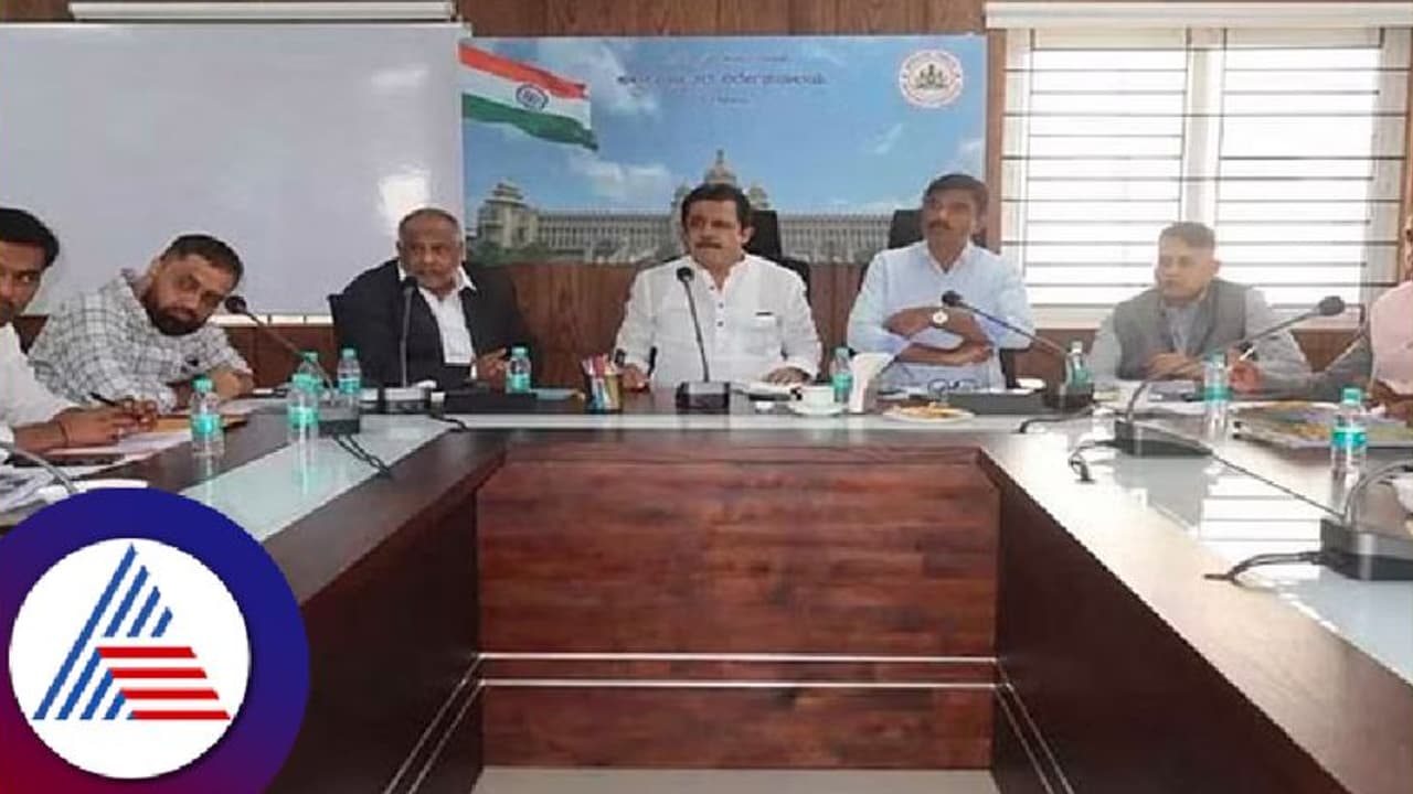 ಹಣ ಮಾಡಲು ಇಲ್ಲಿಗೆ ಬರಬೇಡಿ; ಇದು ದೇವರ ಕೆಲಸ; ವಕ್ಫ್ ಆಸ್ತಿ ಒತ್ತುವರಿ ಬಗ್ಗೆ ತಿಂಗಳಲ್ಲಿ ವರದಿ ಸಚಿವ ಜಮೀರ್ ಖಡಕ್ ಸೂಚನೆ