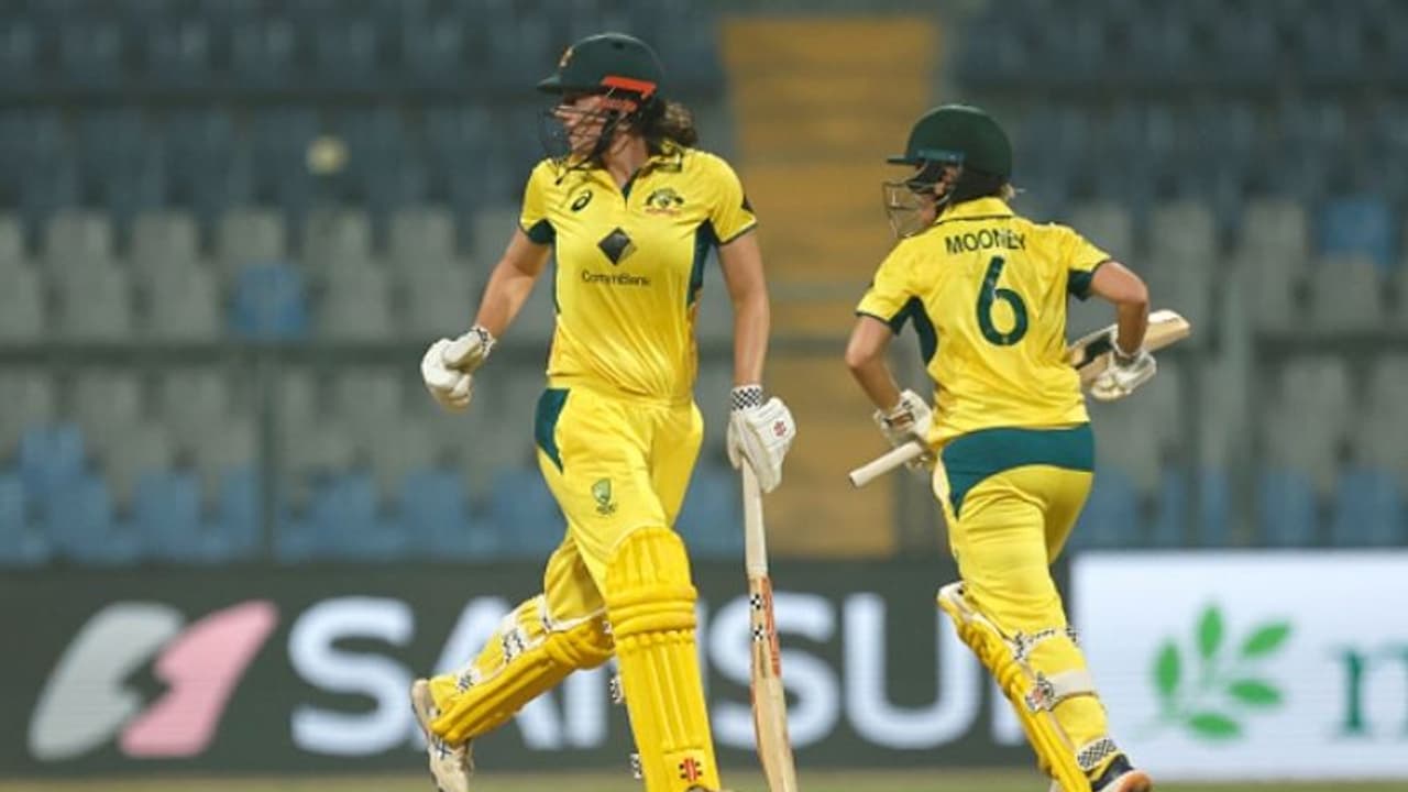 ജെമീമയുെടെ വെടിക്കെട്ട് ഫിഫ്റ്റി പാഴായി, തകർത്തടിച്ച് ഓസീസ് മറുപടി; ആദ്യ ഏകദിനത്തിൽ ഇന്ത്യൻ വനിതകൾക്ക് തോൽവി