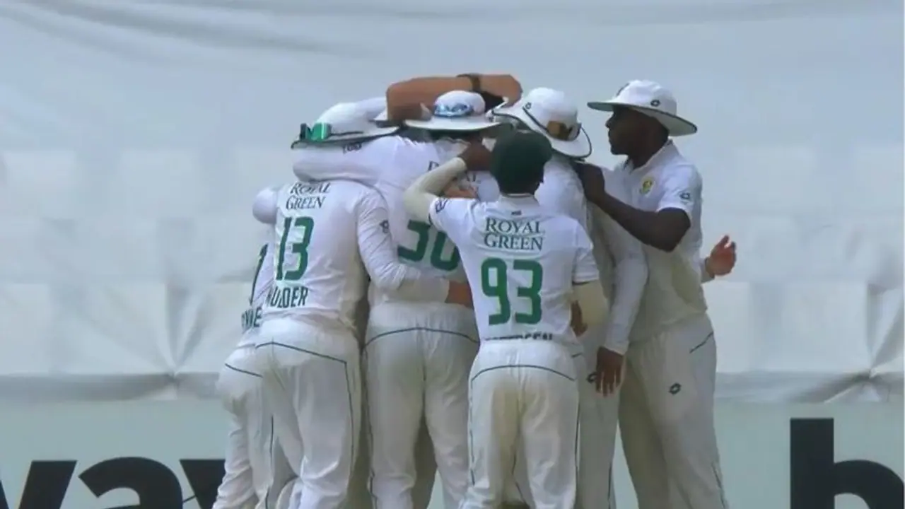 ಬರ್ಗರ್ ದಾಳಿಗೆ ಬೆಂಡಾದ ಭಾರತ, ದಕ್ಷಿಣ ಆಫ್ರಿಕಾ ವಿರುದ್ಧ ಇನ್ನಿಂಗ್ಸ್ ಸೋಲು! ಬರ್ಗರ್ ದಾಳಿಗೆ ಬೆಂಡಾದ ಭಾರತ, ದಕ್ಷಿಣ ಆಫ್ರಿಕಾ ವಿರುದ್ಧ ಇನ್ನಿಂಗ್ಸ್ ಸೋಲು!