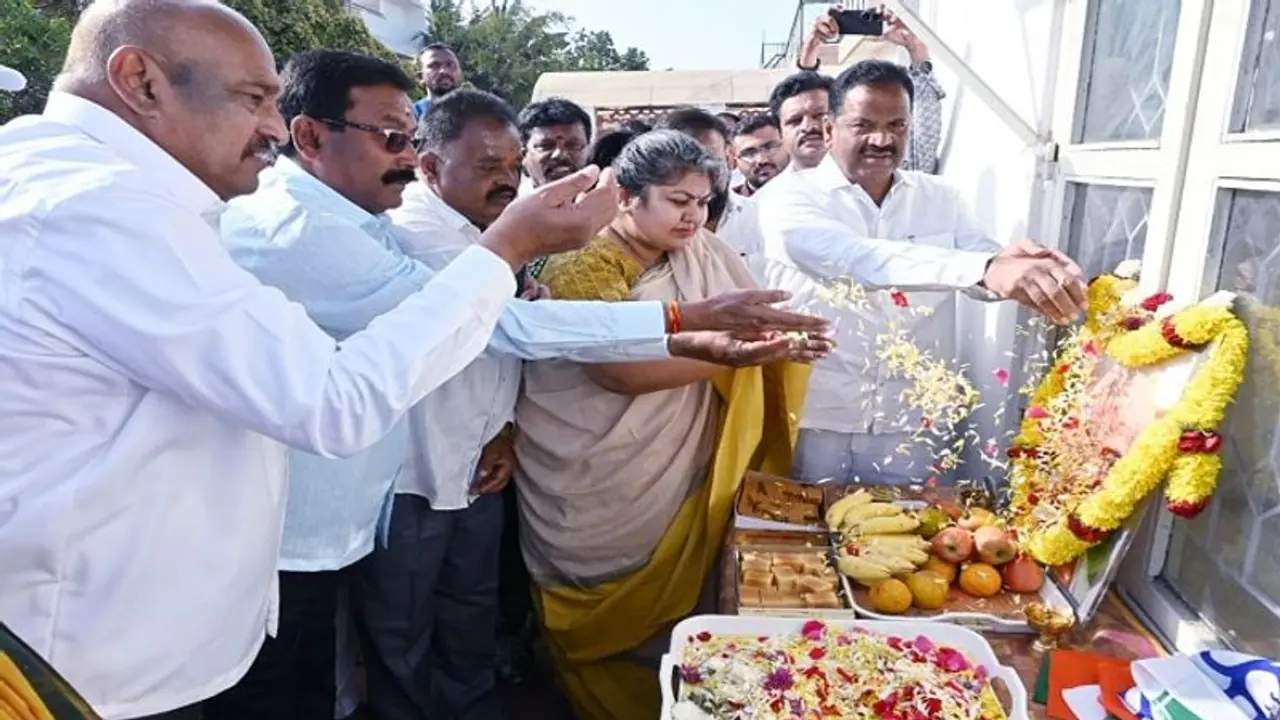 ಕಾಂಗ್ರೆಸ್ ಕೊಡುಗೆಯೇ ದೇಶದ ಅಭಿವೃದ್ಧಿಗೆ ಕಾರಣ: ಸೌಮ್ಯಾರೆಡ್ಡಿ ಕಾಂಗ್ರೆಸ್ ಕೊಡುಗೆಯೇ ದೇಶದ ಅಭಿವೃದ್ಧಿಗೆ ಕಾರಣ: ಸೌಮ್ಯಾರೆಡ್ಡಿ