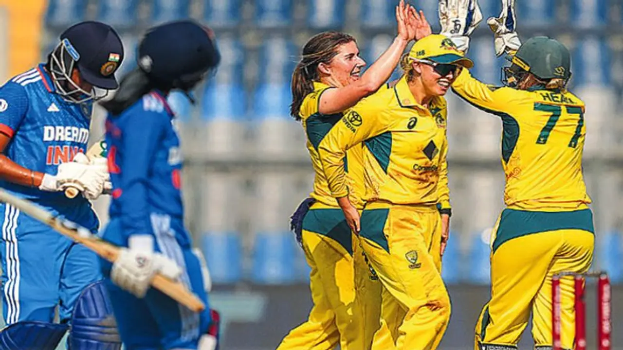 பெர்ரி, மெக்ராத் அதிராடியால் ஆஸி, மகளிர் அணி 6 விக்கெட் வித்தியாசத்தில் வெற்றி! பெர்ரி, மெக்ராத் அதிராடியால் ஆஸி, மகளிர் அணி 6 விக்கெட் வித்தியாசத்தில் வெற்றி!