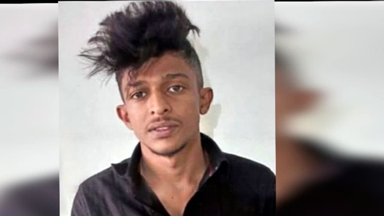 വയസ് 20, കുത്തിത്തുറന്നത് 12 വീടുകൾ, കാപ്പ തടവിന് പിന്നാലെ വീണ്ടും മോഷണം, ആസിഫിനെ ഓടിച്ചിട്ട് പിടിച്ച് പൊലീസ് വയസ് 20, കുത്തിത്തുറന്നത് 12 വീടുകൾ, കാപ്പ തടവിന് പിന്നാലെ വീണ്ടും മോഷണം, ആസിഫിനെ ഓടിച്ചിട്ട് പിടിച്ച് പൊലീസ്