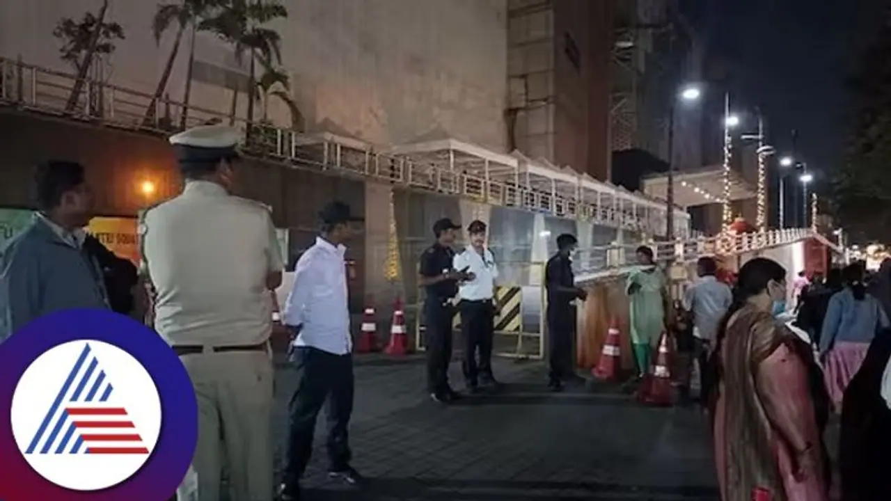 ಆಸ್ತಿ ತೆರಿಗೆ ಪಾವತಿ ಮಾಡದ ಹಿನ್ನೆಲೆ ಕಳೆದೆರಡು ದಿನಗಳಿಂದ ಕ್ಲೋಸ್ ಆಗಿದ್ದ ಮಂತ್ರಿಮಾಲ್ ಇಂದು ಓಪನ್ ಆಸ್ತಿ ತೆರಿಗೆ ಪಾವತಿ ಮಾಡದ ಹಿನ್ನೆಲೆ ಕಳೆದೆರಡು ದಿನಗಳಿಂದ ಕ್ಲೋಸ್ ಆಗಿದ್ದ ಮಂತ್ರಿಮಾಲ್ ಇಂದು ಓಪನ್