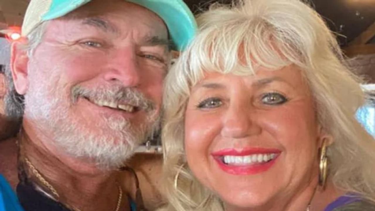 ആഡംബരക്കപ്പലിൽ ലോകം ചുറ്റാൻ വീടടക്കം സകലതും വിറ്റു, കടലിൽ ജീവിതച്ചെലവ് കുറവെന്ന് ദമ്പതികൾ