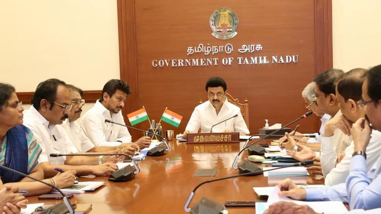 தென் மாவட்ட வெள்ள நிவாரன பணிகள்.. முதலமைச்சர் ஸ்டாலின் போட்ட அதிரடி உத்தரவு.. தென் மாவட்ட வெள்ள நிவாரன பணிகள்.. முதலமைச்சர் ஸ்டாலின் போட்ட அதிரடி உத்தரவு..