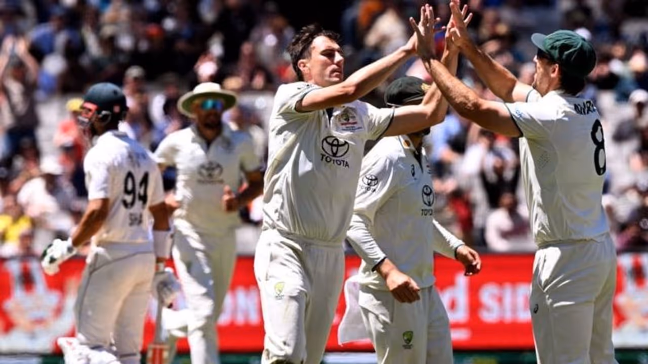 AUS vs PAK: ఒకే బంతికి బౌండరీ లేకుండానే ఐదు పరుగులు.. ! నిజంగానే చెత్త.. AUS vs PAK: ఒకే బంతికి బౌండరీ లేకుండానే ఐదు పరుగులు.. ! నిజంగానే చెత్త..