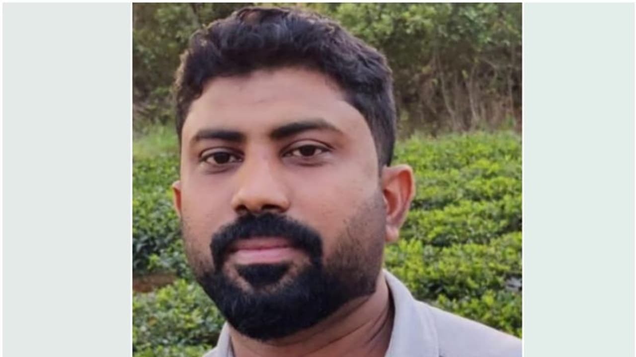 ഗോഡൗണിന് തീപിടിച്ച് മരിച്ച പ്രവാസി മലയാളിയുടെ മൃതദേഹം ഖബറടക്കി ഗോഡൗണിന് തീപിടിച്ച് മരിച്ച പ്രവാസി മലയാളിയുടെ മൃതദേഹം ഖബറടക്കി