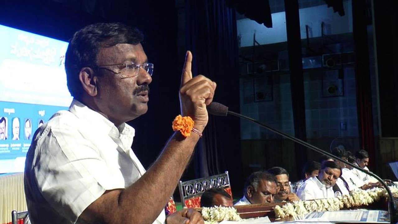 ಮಾದಿಗ ಸಮಾಜದ ಬೆನ್ನಿಗೆ ಬಿಜೆಪಿ ನಿಂತ್ರೆ, ಕಾಂಗ್ರೆಸ್ ಮತಬೇಟೆಗೆ ಮಾತ್ರ ಸೀಮಿತ: ಸಚಿವ ನಾರಾಯಣಸ್ವಾಮಿ ಮಾದಿಗ ಸಮಾಜದ ಬೆನ್ನಿಗೆ ಬಿಜೆಪಿ ನಿಂತ್ರೆ, ಕಾಂಗ್ರೆಸ್ ಮತಬೇಟೆಗೆ ಮಾತ್ರ ಸೀಮಿತ: ಸಚಿವ ನಾರಾಯಣಸ್ವಾಮಿ