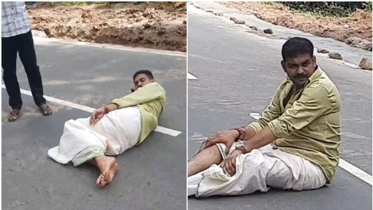 റോഡിൽ കിടന്ന് യുവതിയെയും സഹോദരനെയും അസഭ്യം പറഞ്ഞു; യൂത്ത് കോണ്ഗ്രസ് ജില്ലാ സെക്രട്ടറിക്കെതിരെ കേസ് റോഡിൽ കിടന്ന് യുവതിയെയും സഹോദരനെയും അസഭ്യം പറഞ്ഞു; യൂത്ത് കോണ്ഗ്രസ് ജില്ലാ സെക്രട്ടറിക്കെതിരെ കേസ്