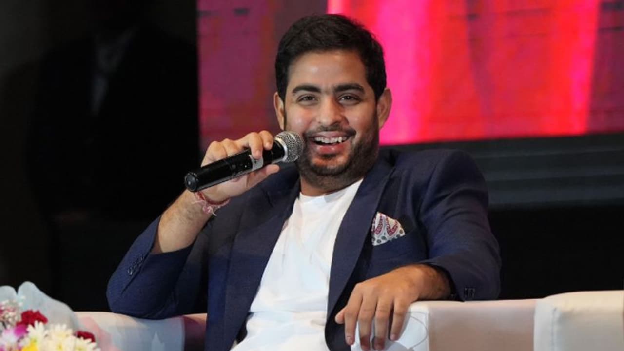 എഐയുമായി ജിയോ; ഭാരത് ജിപിടി എന്ന്? മറുപടിയുമായി ആകാശ് 