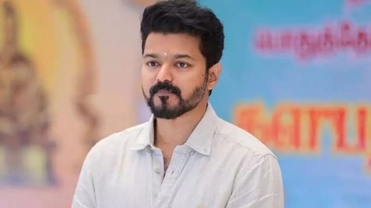  కొత్త పార్టీ పెట్టనున్న విజయ్ దళపతి.. పేరు కూడా ఖరారు.. 