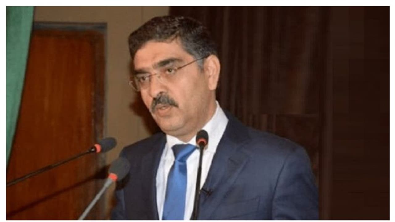 ഇക്കുറി ന്യൂ ഇയർ ആഘോഷം നിരോധിച്ച് പാകിസ്ഥാൻ ഇടക്കാല പ്രധാനമന്ത്രി, കാരണമിത് ഇക്കുറി ന്യൂ ഇയർ ആഘോഷം നിരോധിച്ച് പാകിസ്ഥാൻ ഇടക്കാല പ്രധാനമന്ത്രി, കാരണമിത്