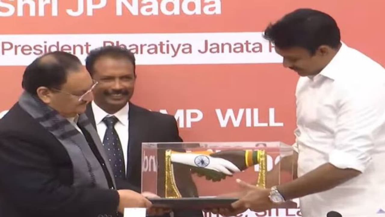 இலங்கையில் இந்திய வம்சாவளி தமிழர்களின் பங்களிப்பு நினைவு தபால் தலையை இன்று வெளியிட்டார் ஜே.பி நட்டா! இலங்கையில் இந்திய வம்சாவளி தமிழர்களின் பங்களிப்பு நினைவு தபால் தலையை இன்று வெளியிட்டார் ஜே.பி நட்டா!