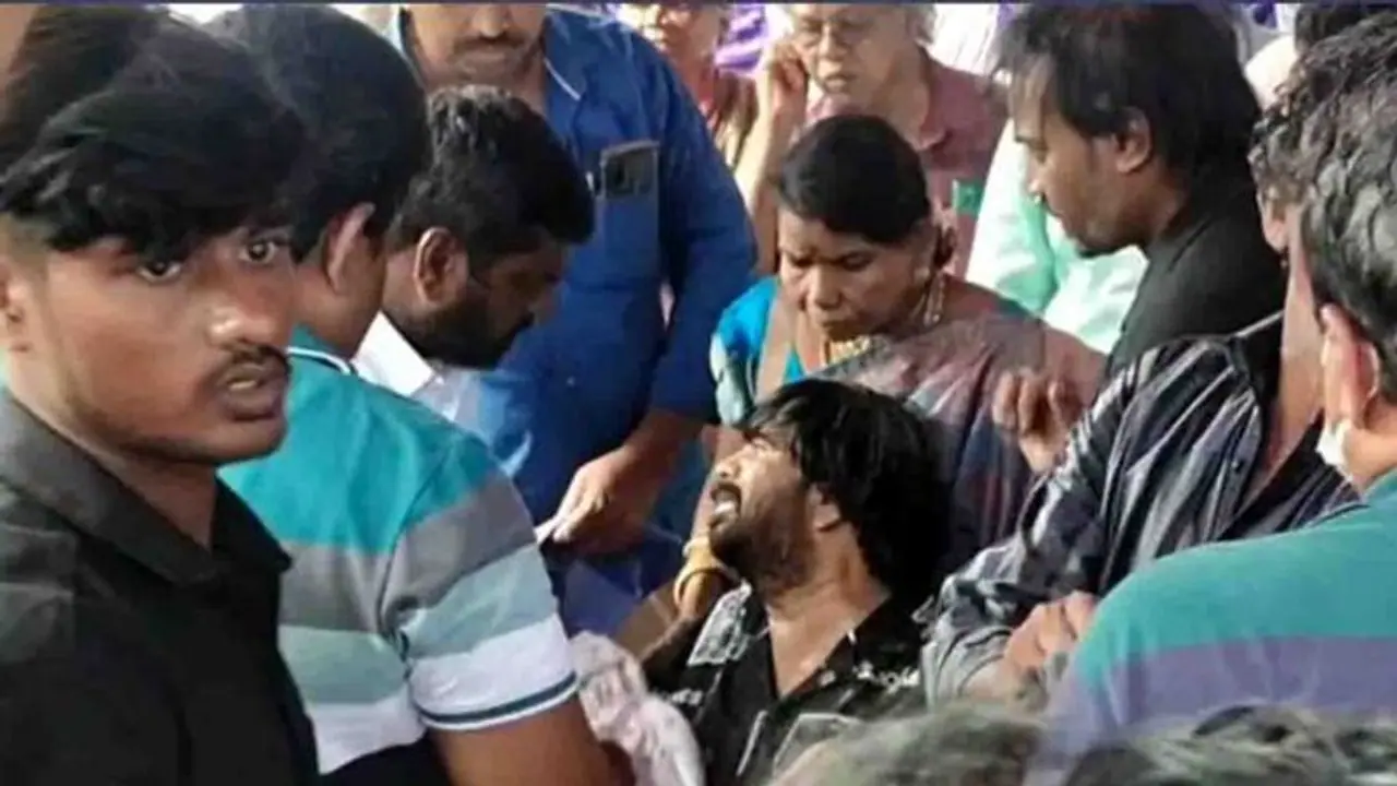 திடீரென மயங்கி விழுந்த டி. ராஜேந்தர்.. நலத்திட்ட உதவிகள் வழங்கும் விழாவில் அதிர்ச்சி சம்பவம்.. திடீரென மயங்கி விழுந்த டி. ராஜேந்தர்.. நலத்திட்ட உதவிகள் வழங்கும் விழாவில் அதிர்ச்சி சம்பவம்..