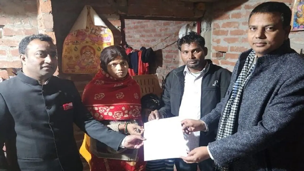 जिस महिला के घर पहुंचे पीएम मोदी, खुल गई उसकी किस्मत जिस महिला के घर पहुंचे पीएम मोदी, खुल गई उसकी किस्मत