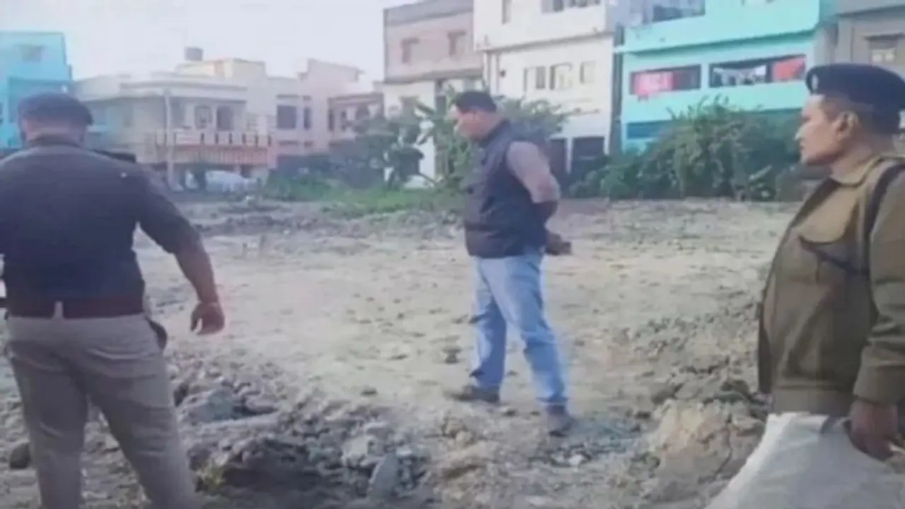 Bihar: బిహార్‌లో మరో విచిత్ర చోరీ.. రాత్రికి రాత్రే చెరువు మాయం.. పొద్దునే దానిపై ఇల్లు