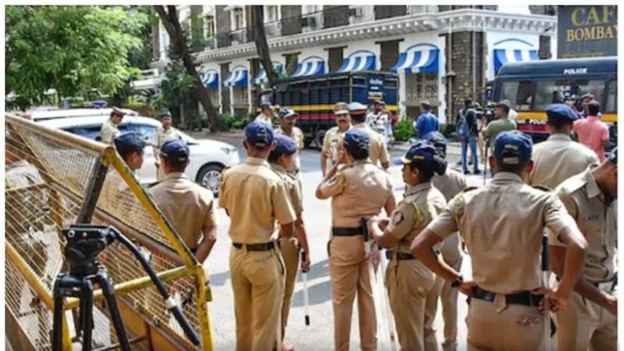 മുട്ടവിൽപ്പനക്കാരന് ഗൂഗിൾ പേ ചെയ്തത് തുമ്പായി, പിടിയിലായത് ഭാര്യയും കാമുകനും; പൊലീസുകാരന്റെ മരണം കൊലപാതകം മുട്ടവിൽപ്പനക്കാരന് ഗൂഗിൾ പേ ചെയ്തത് തുമ്പായി, പിടിയിലായത് ഭാര്യയും കാമുകനും; പൊലീസുകാരന്റെ മരണം കൊലപാതകം