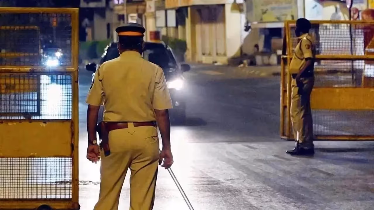 ആത്മഹത്യാ കുറിപ്പിന് സമാനമായ കുറിപ്പ് പങ്കുവച്ച് യുവാവ്, മുംബൈ പോലീസ് പാഞ്ഞെത്തിയപ്പോള് കണ്ടത് ! ആത്മഹത്യാ കുറിപ്പിന് സമാനമായ കുറിപ്പ് പങ്കുവച്ച് യുവാവ്, മുംബൈ പോലീസ് പാഞ്ഞെത്തിയപ്പോള് കണ്ടത് !