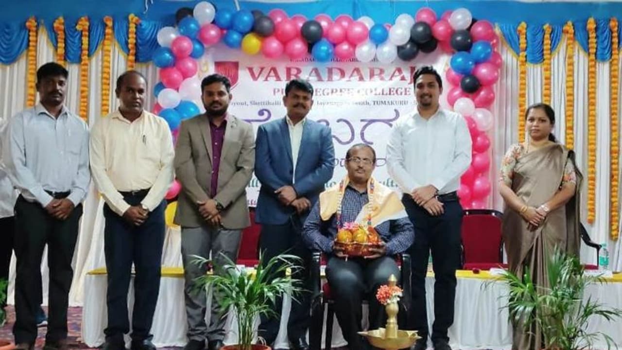 ವಿದ್ಯಾರ್ಥಿಗಳಿಗೆ ಶಿಕ್ಷಣವೇ ಪ್ರಬಲ ಅಸ್ತ್ರ : ಮನೋಹರ್ ವಿದ್ಯಾರ್ಥಿಗಳಿಗೆ ಶಿಕ್ಷಣವೇ ಪ್ರಬಲ ಅಸ್ತ್ರ : ಮನೋಹರ್