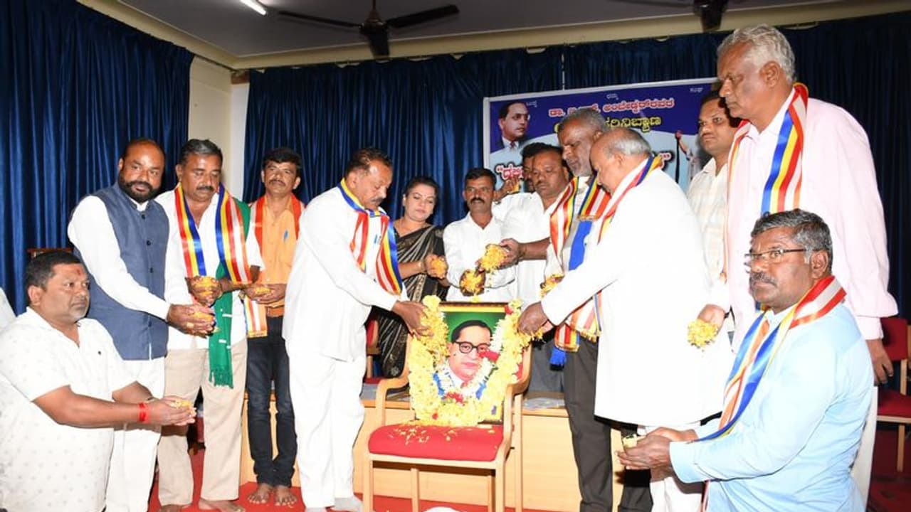 ಅಸಮಾನತೆ, ಜಾತೀಯತೆ ಜೀವಂತ ದೇಶದಲ್ಲಿ ದಲಿತರು ಬೌದ್ಧ ಧರ್ಮೀಯರಾಗಬೇಕು ಪುರುಷೋತ್ತಮ ಅಸಮಾನತೆ, ಜಾತೀಯತೆ ಜೀವಂತ ದೇಶದಲ್ಲಿ ದಲಿತರು ಬೌದ್ಧ ಧರ್ಮೀಯರಾಗಬೇಕು ಪುರುಷೋತ್ತಮ